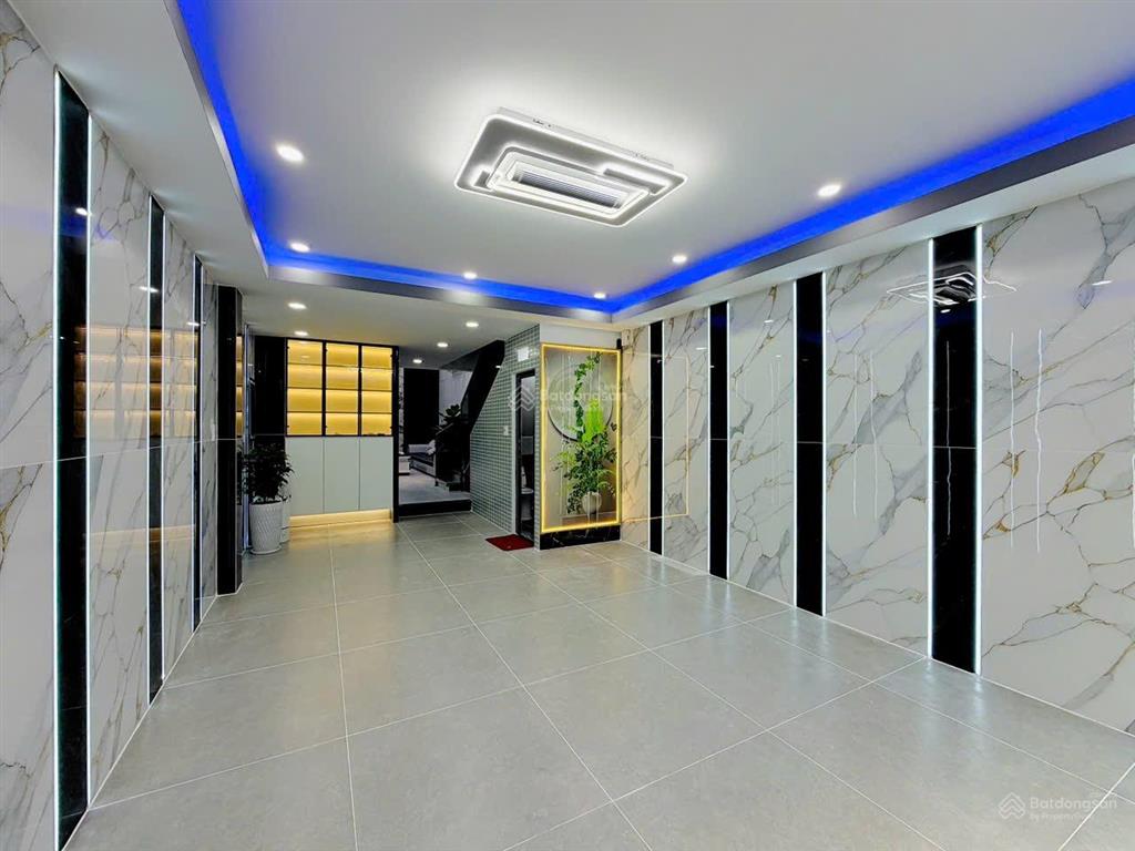 Siêu phẩm nhà phố full nội thất có trang bị thang máy 450kg