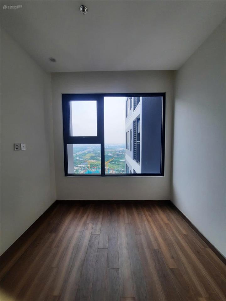 Chủ nhà cần bán căn góc 2pn  2wc tòa zr1 tầng đẹp view thoáng tiện ích cao cấp  giá 4,55 tỷ