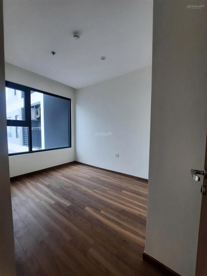 Chủ nhà cần bán căn góc 2pn  2wc tòa zr1 tầng đẹp view thoáng tiện ích cao cấp  giá 4,55 tỷ