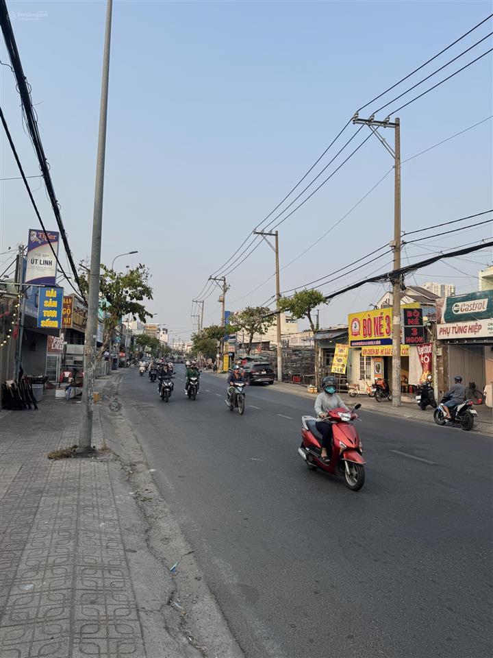 Bán nhà mặt tiền kha vạn cân, 194 m2, diện tích sàn 341m. giá 28ty5 tl
