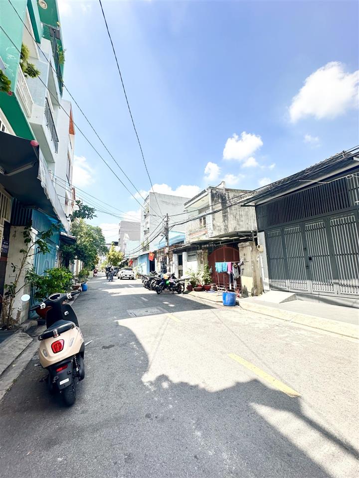 Đất dài 4x28m  hiếm  đường 10m  thoại ngọc hầu  tân phú  111m2  nhỉnh 9 tỷ
