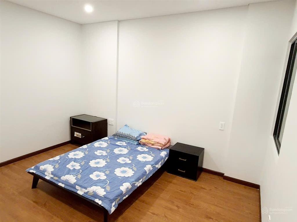 Căn 2 phòng ngủ, đầy đủ nội thất cơ bản, dọn vào ở được ngay