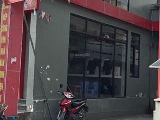 Nhà mới đón tết gần đhcn nhổn ô tô đỗ cửa, vào nhà, thang máy lô góc 2 mặt thoáng