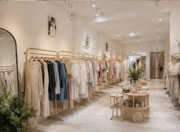 Cho thuê nhà mặt phố mai hắc đế 70m mặt tiền 5,6m, riêng biệt, giá cực nét