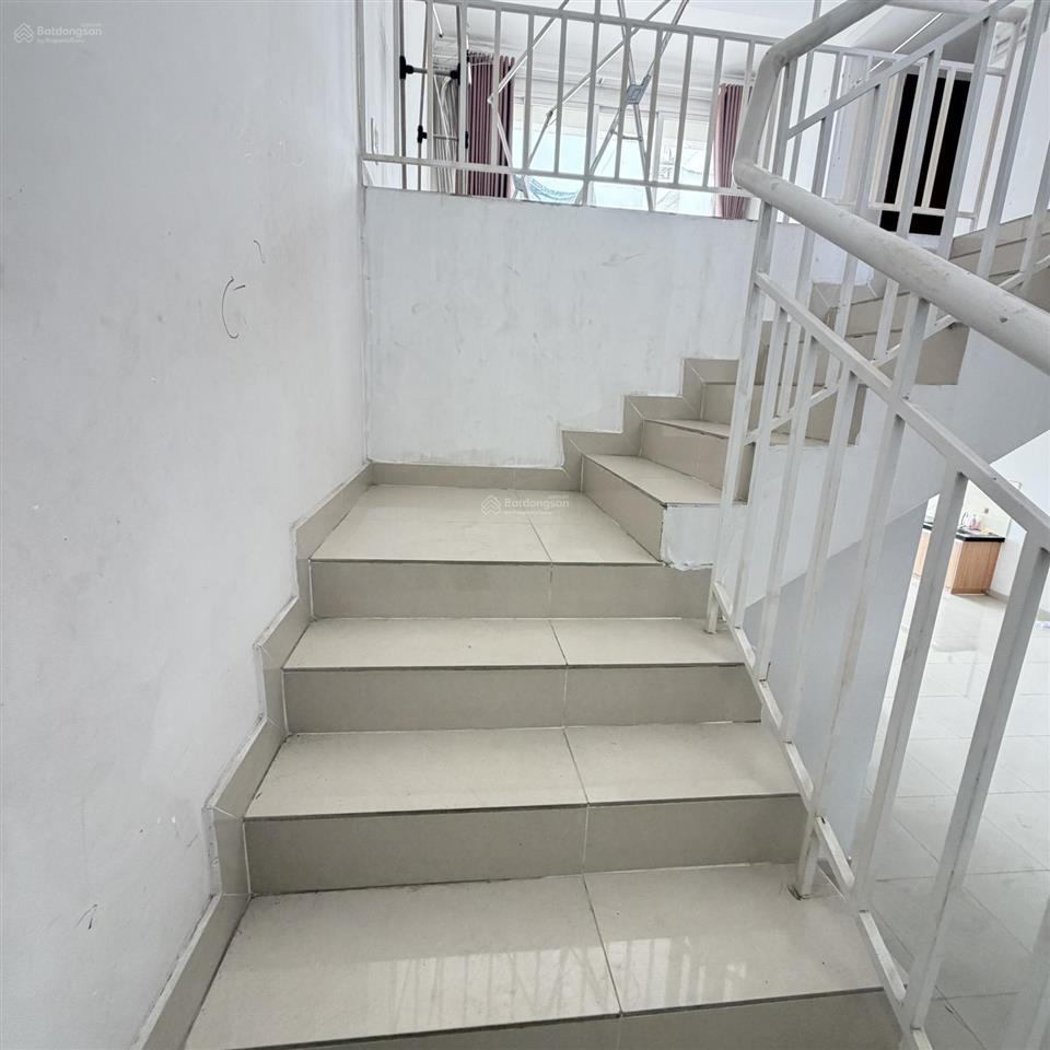 Bán penthouse green town bình tân 181m2, 3pn, sổ hồng riêng, giá 4,8 tỷ