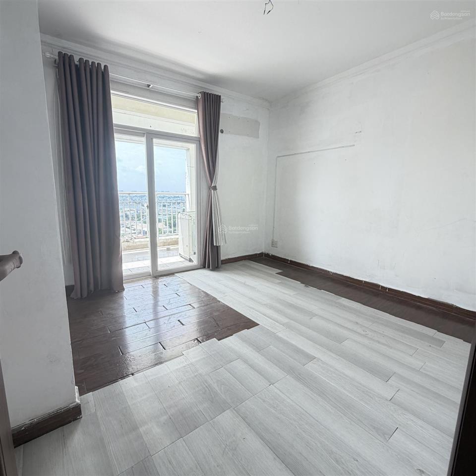 Bán penthouse green town bình tân 181m2, 3pn, sổ hồng riêng, giá 4,8 tỷ