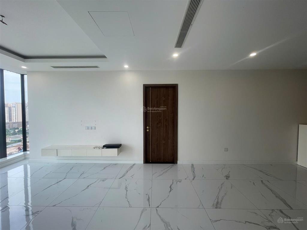 Cho thuê căn 3 ngủ đồ cơ bản sunshine city vào được ngay
