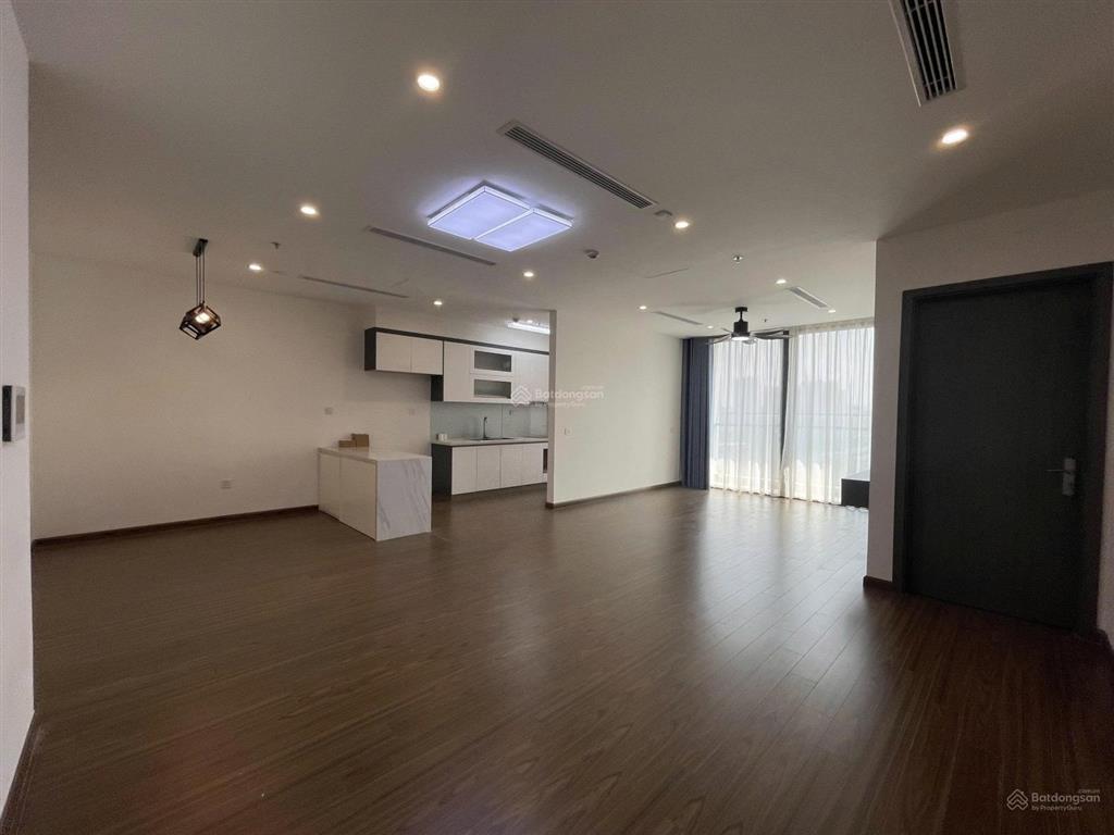 Chính chủ bán căn hộ 4 ngủ 3 vệ sinh tại tòa w3 westpoint