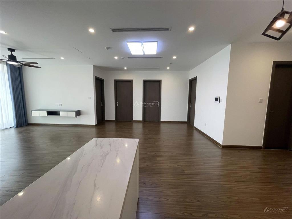 Chính chủ bán căn hộ 4 ngủ 3 vệ sinh tại tòa w3 westpoint
