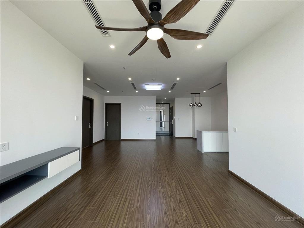 Chính chủ bán căn hộ 4 ngủ 3 vệ sinh tại tòa w3 westpoint