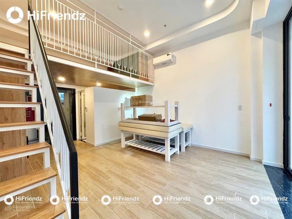 Duplex siêu bự  4 người 4 xe  sát quận 1  ngay đh uef, hồng bàng