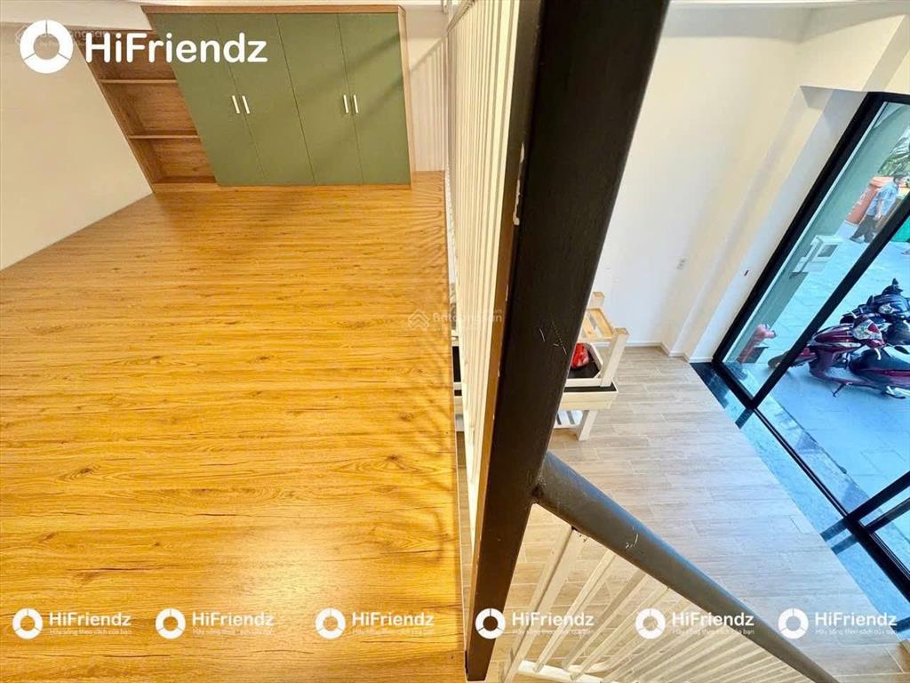 Duplex siêu bự  4 người 4 xe  sát quận 1  ngay đh uef, hồng bàng
