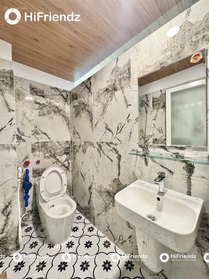 Duplex siêu bự  4 người 4 xe  sát quận 1  ngay đh uef, hồng bàng