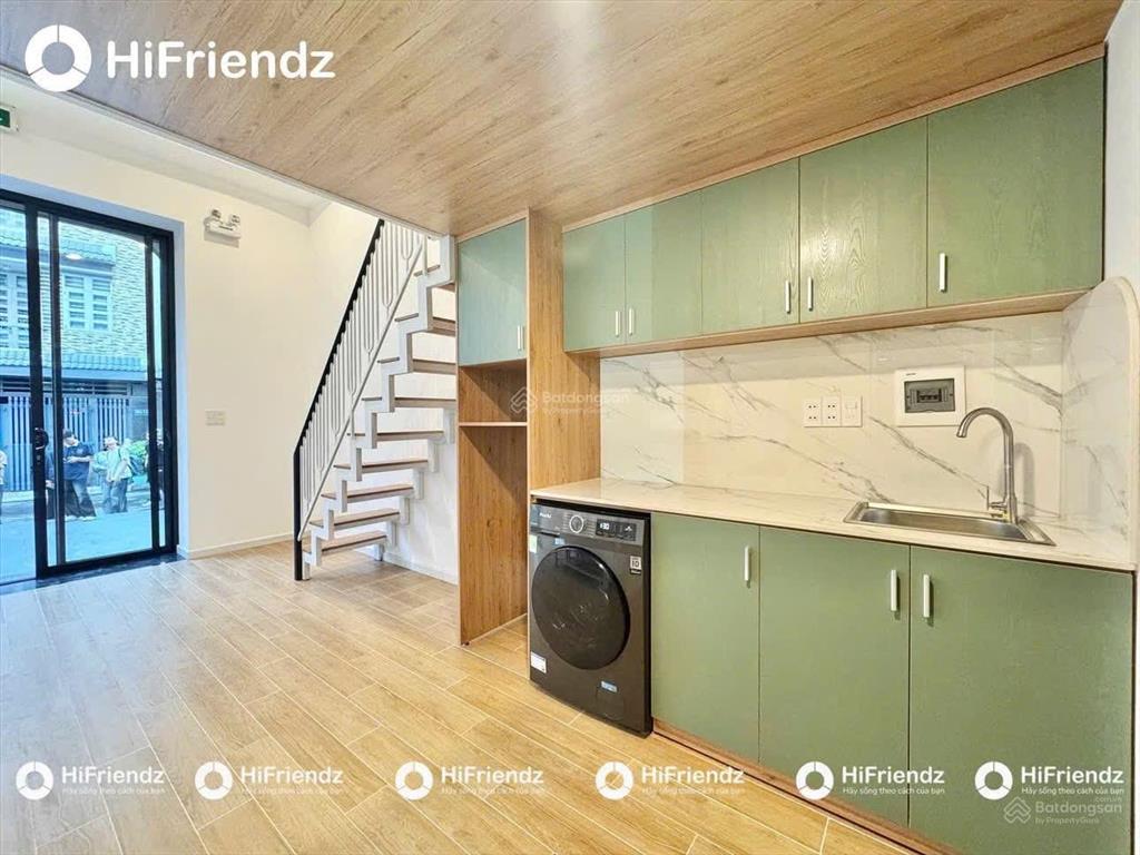 Duplex siêu bự  4 người 4 xe  sát quận 1  ngay đh uef, hồng bàng