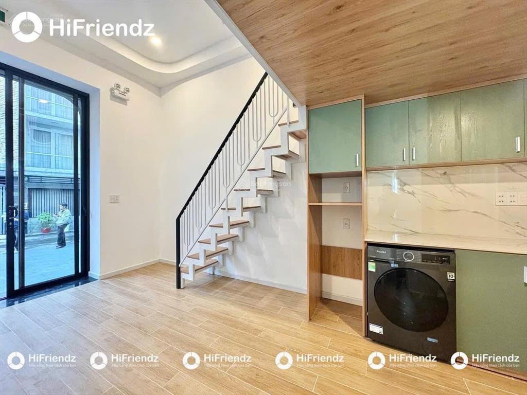 Duplex siêu bự  4 người 4 xe  sát quận 1  ngay đh uef, hồng bàng