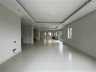 Cho thuê biệt thự tại kđt dương nội căn góc 300m², 4 tầng có hầm đỗ nhiều ô tô