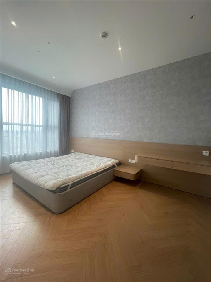 Cho thuê celesta rise 2pn full nt view hồ bơi nhà nội thất cao cấp dọn vào ở liền