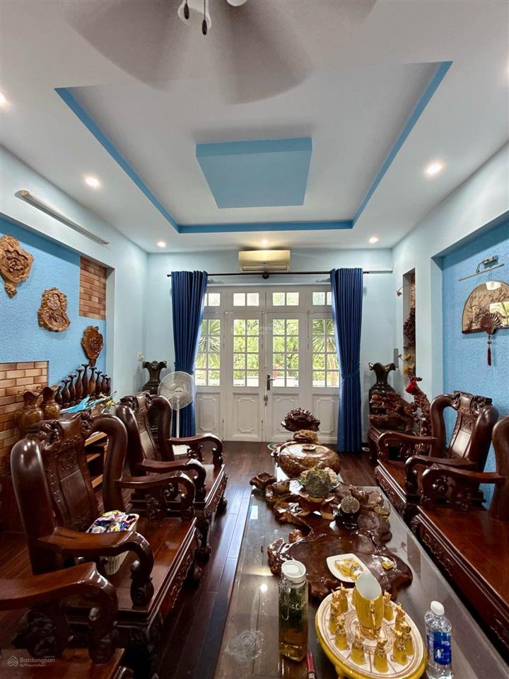 Biệt thự vip 3 tầng  mặt tiền 8m  gần khu 38ha, sân bay 10 phút
