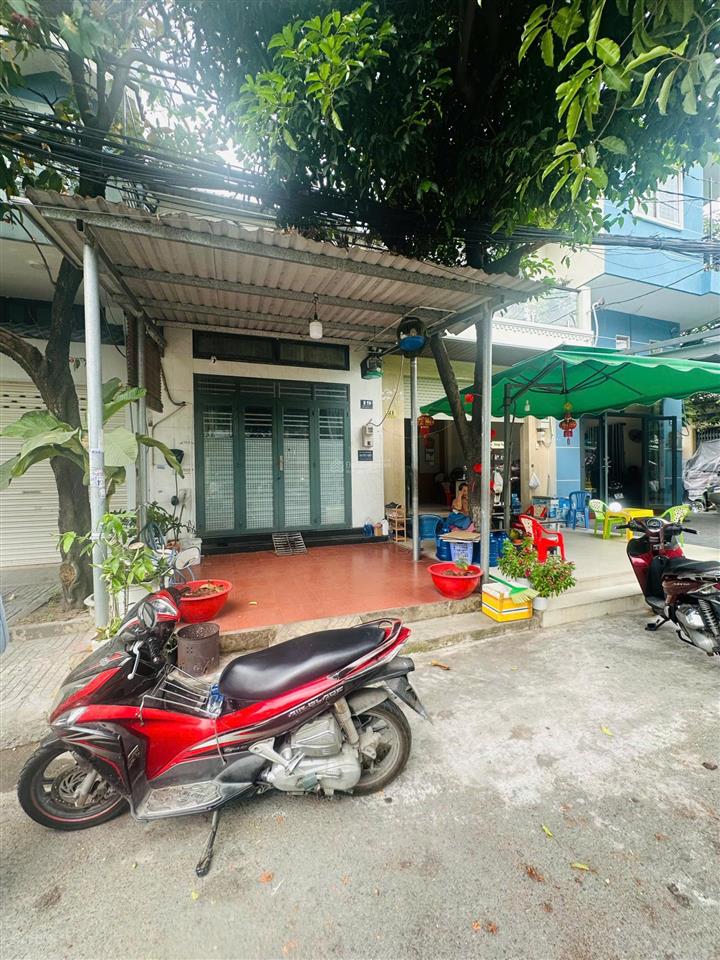 Nhà mặt tiền đường 16m  gần dương thị giang  sát kênh tham lương  chỉ 6.4 tỷ