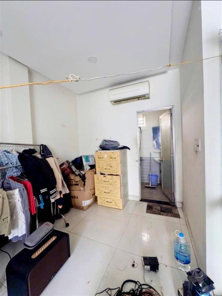 Nhà 3 tầng btct  hxh đỗ cửa  4pn  trường chinh, q12