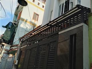 Nhà 3 tầng btct  hxh đỗ cửa  4pn  trường chinh, q12