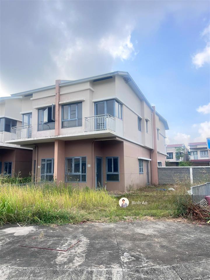 Bán ngộp căn góc tứ lập 148.4m2 full thổ cư tại kđt oasis city bến cát, sổ sẵn, giá 2,08 tỷ