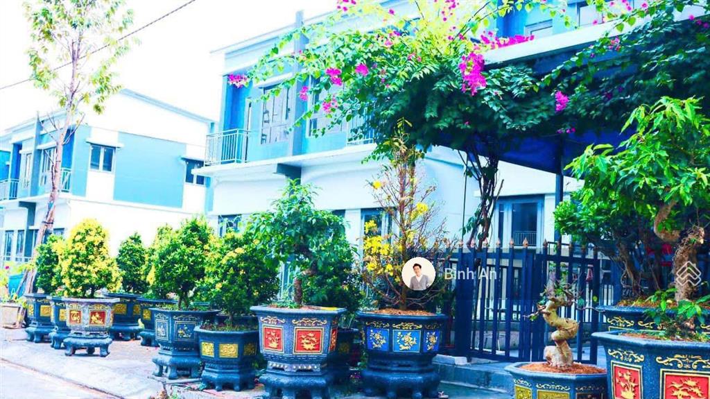 Bán căn tứ lập 2 tầng kđt oasis, vị trí đẹp, kế góc, trục đường thông, dân cư ở đông, giá 1,6 tỷ