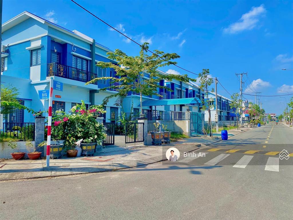 Bán căn tứ lập 2 tầng kđt oasis, vị trí đẹp, kế góc, trục đường thông, dân cư ở đông, giá 1,6 tỷ