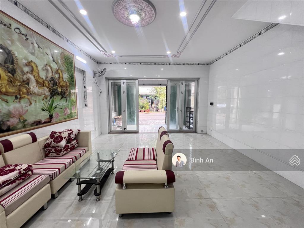 Bán căn shophouse đã hoàn thiện mới 100% kđt oasis city, 4pn, 3wc, trục đường đẹp dự án