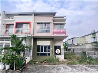 Bán căn góc liên kế vườn 2 mặt tiền kđt oasis city, 126,1 m2 full thổ cư, dân ở đông, giá 2,2 tỷ