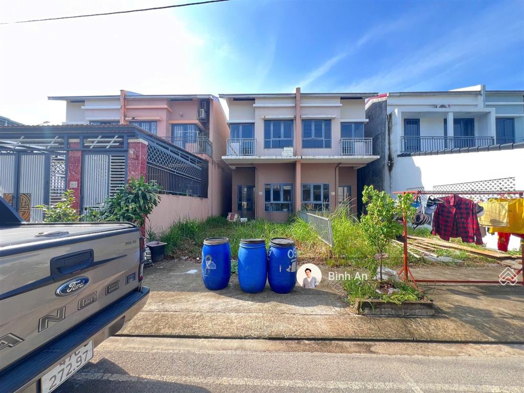 Bán căn tứ lập 1 trệt 1 lầu, 80m2 tại kđt oasis, gần đh việt đức, sổ sẵn, hỗ trợ vay, giá 1,6 tỷ