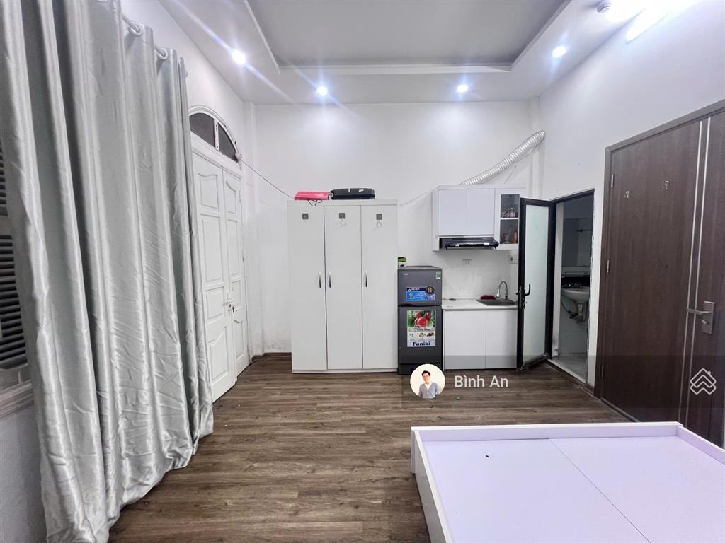 Cho thuê căn hộ dịch vụ có sẵn nội thất tại ngõ 562 đường láng, giá 4,5tr/tháng