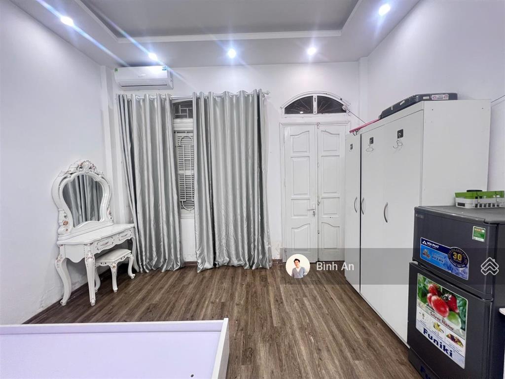 Cho thuê căn hộ dịch vụ có sẵn nội thất tại ngõ 562 đường láng, giá 4,5tr/tháng