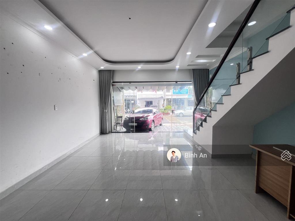 Bán shophouse hoàn thiện 2pn tại kđt oasis, 87m2 full thổ cư, tặng nội thất, sổ sẵn, giá 2,1 tỷ