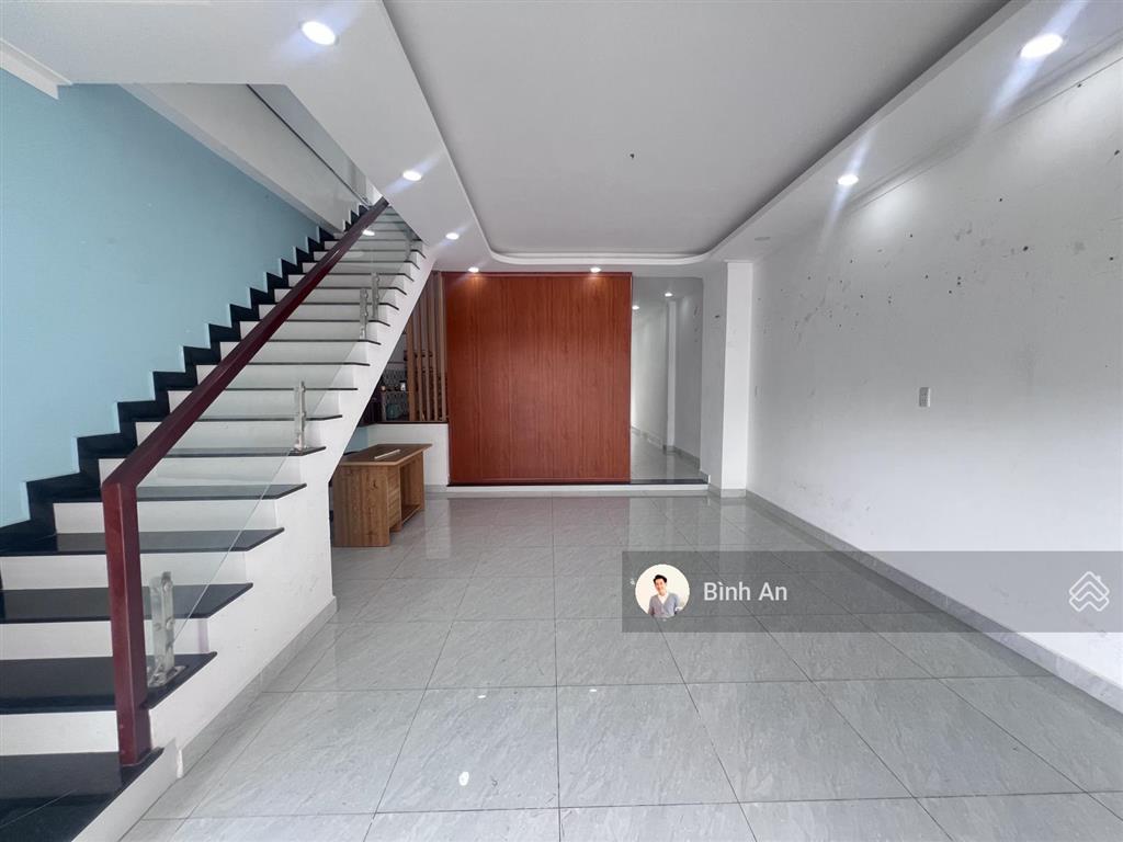 Bán shophouse hoàn thiện 2pn tại kđt oasis, 87m2 full thổ cư, tặng nội thất, sổ sẵn, giá 2,1 tỷ