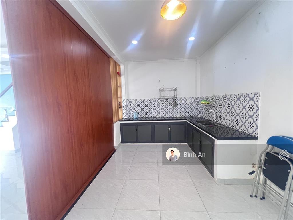 Bán shophouse hoàn thiện 2pn tại kđt oasis, 87m2 full thổ cư, tặng nội thất, sổ sẵn, giá 2,1 tỷ