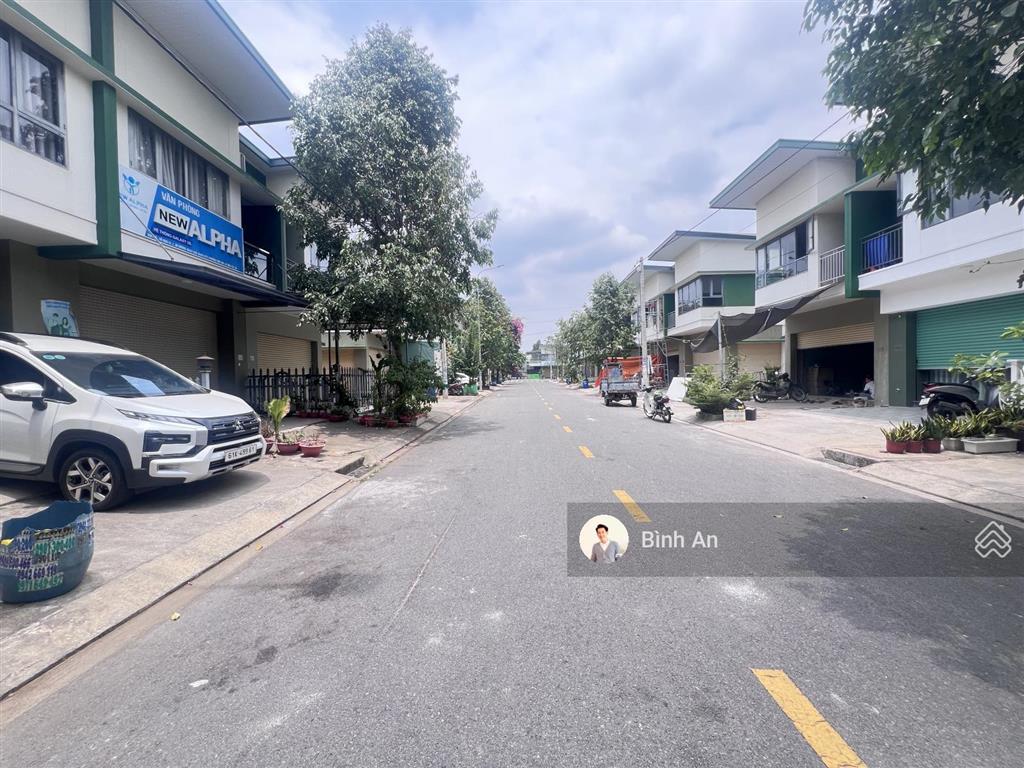 Bán shophouse kđt oasis, mỹ phước bến cát, ngay gần hồ bơi, sân pic, sổ hồng hoàn công, giá 1,75 tỷ