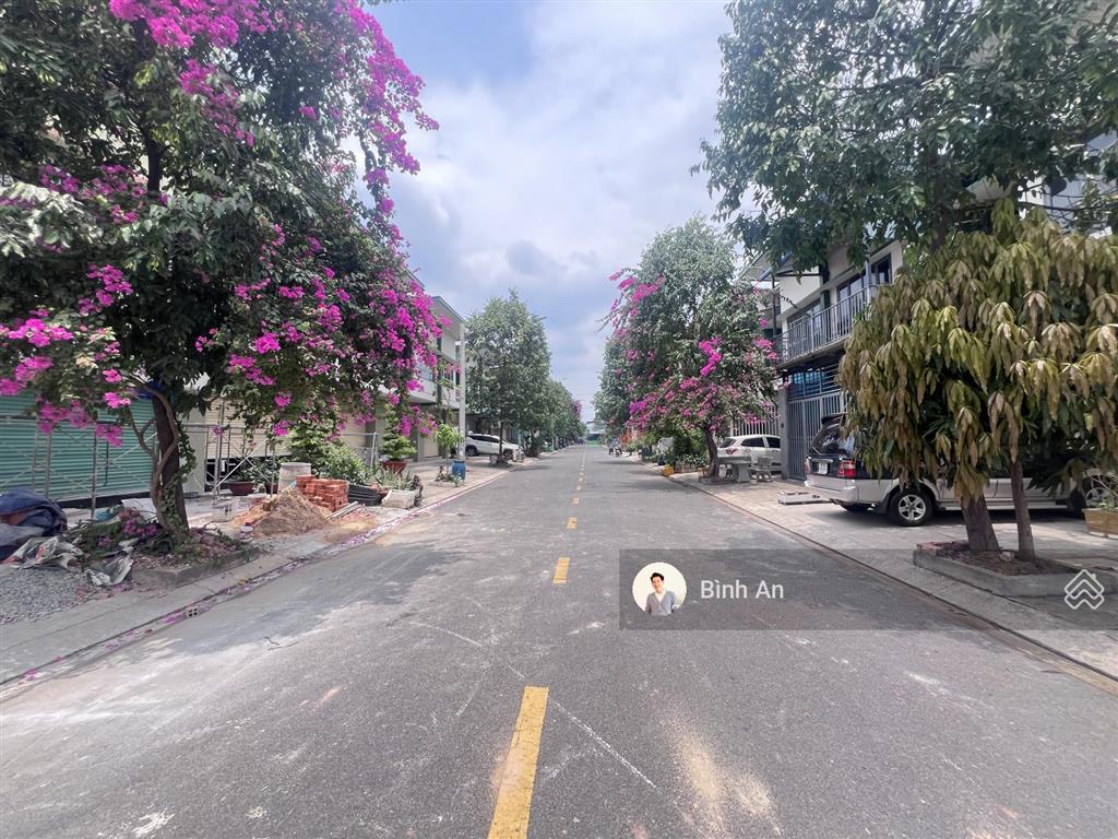 Bán shophouse kđt oasis, mỹ phước bến cát, ngay gần hồ bơi, sân pic, sổ hồng hoàn công, giá 1,75 tỷ