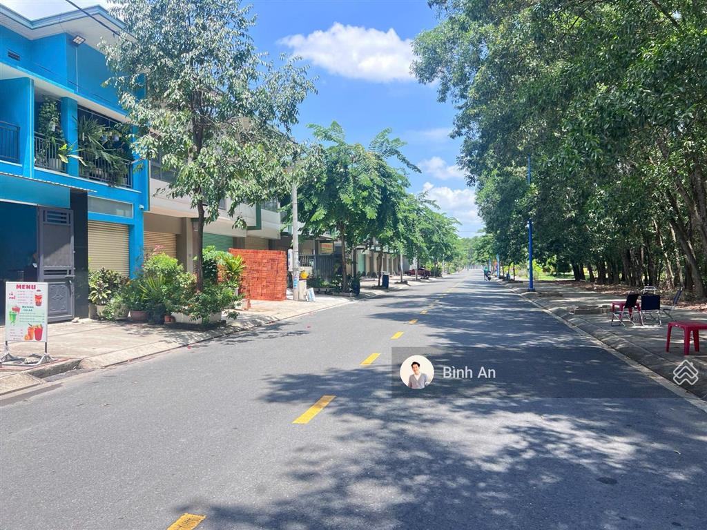 Bán shophouse 2 tầng view bờ sông cực đẹp tại kđt oasis city, đường 8m, sổ hoàn công, giá 2,05 tỷ
