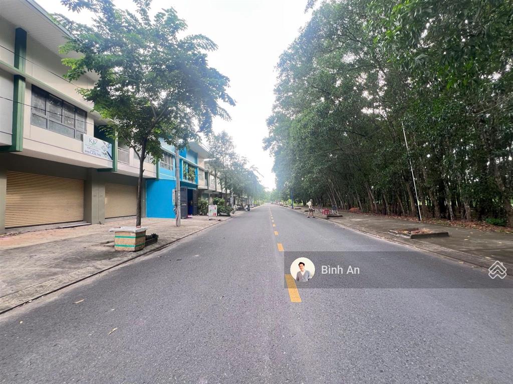 Bán shophouse 2 tầng view bờ sông cực đẹp tại kđt oasis city, đường 8m, sổ hoàn công, giá 2,05 tỷ