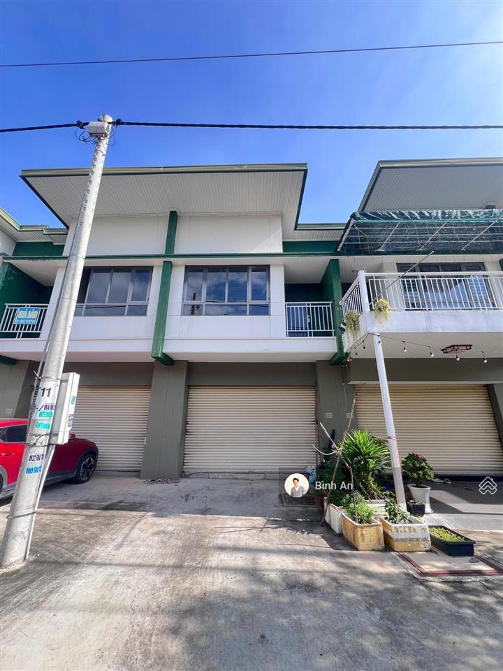 Bán ngợp căn shophouse 2 tầng, 80m2 full thổ cư, trục đường d4s đẹp tại kđt oasis, giá 1,75 tỷ