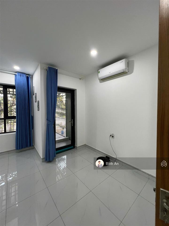 Bán căn 2 tầng, 2 mặt thoáng, đã hoàn thiện 3pn, trục đường thông, dân cư ở đông, giá 2,1 tỷ