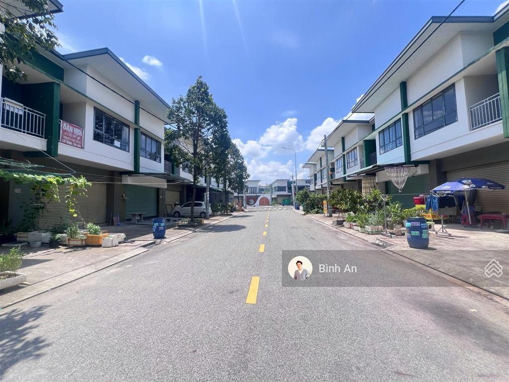 Bán căn shophouse 85m2 full thổ cư tại kđt oasis, sổ sẵn, giá 1,75 tỷ