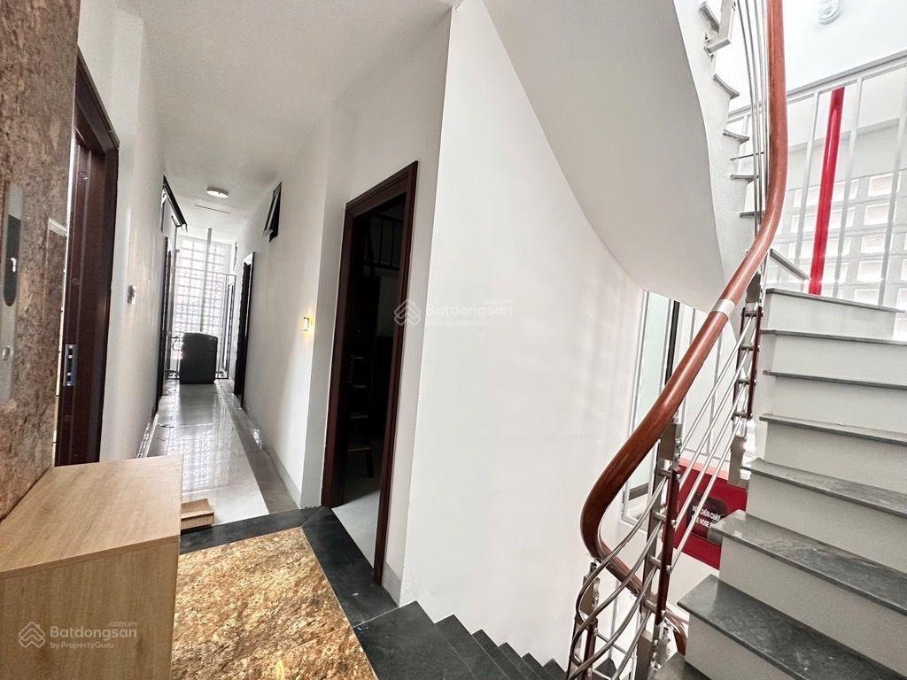 Hàng hiếm  cần bán tòa căn hộ dịch vụ phố vũ tông phan, 8 tầng, dòng tiền hơn 2 tỷ, ô tô vào nhà.