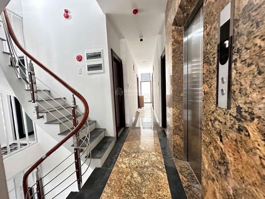 Hàng hiếm  cần bán tòa căn hộ dịch vụ phố vũ tông phan, 8 tầng, dòng tiền hơn 2 tỷ, ô tô vào nhà.