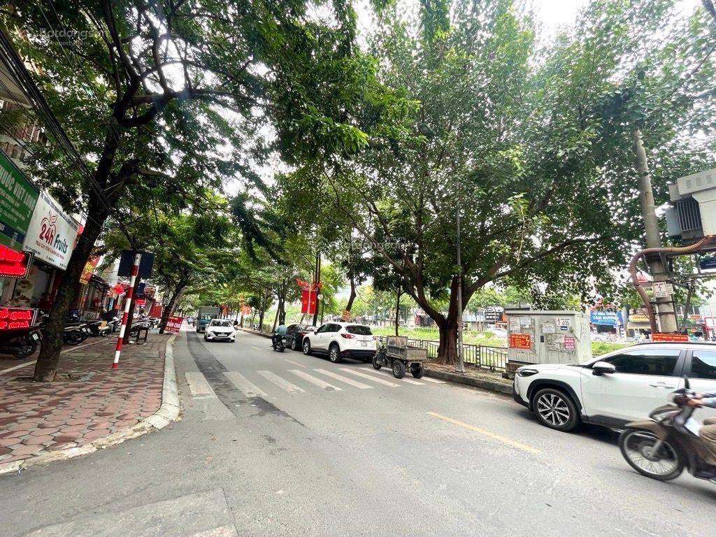 Hàng hiếm  cần bán tòa căn hộ dịch vụ phố vũ tông phan, 8 tầng, dòng tiền hơn 2 tỷ, ô tô vào nhà.