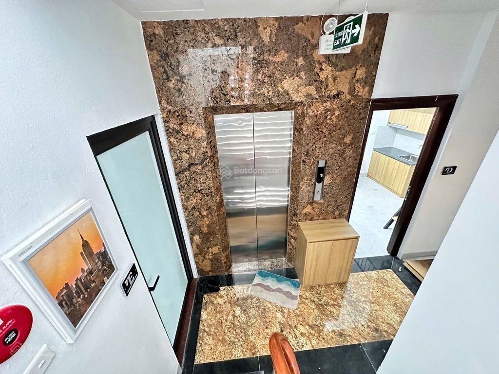 Hàng hiếm  cần bán tòa căn hộ dịch vụ phố vũ tông phan, 8 tầng, dòng tiền hơn 2 tỷ, ô tô vào nhà.