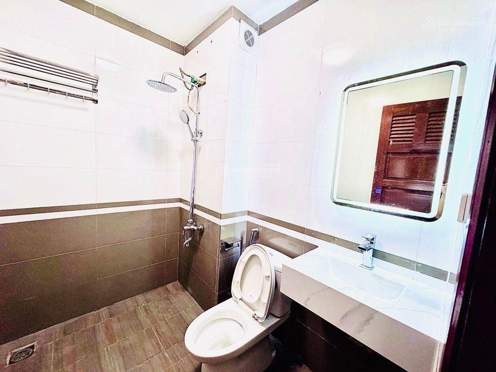 Cần bán gấp nhà ngõ 42 thịnh liệt, ô tô, không quy hoạch, 5 tầng, nhà đẹp ở luôn, 9,9 tỷ