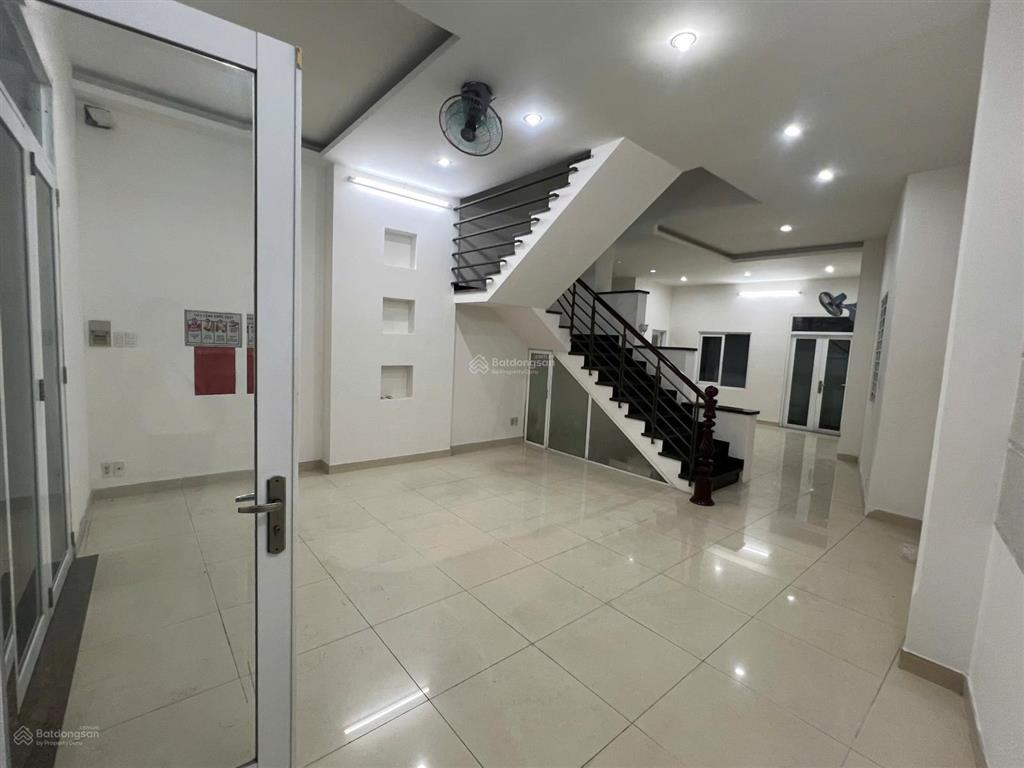 Mặt tiền lý thái tổ, p.10, q.10. dt 5x15 4l hđt 46tr/th 22.5 tỷ (tl)