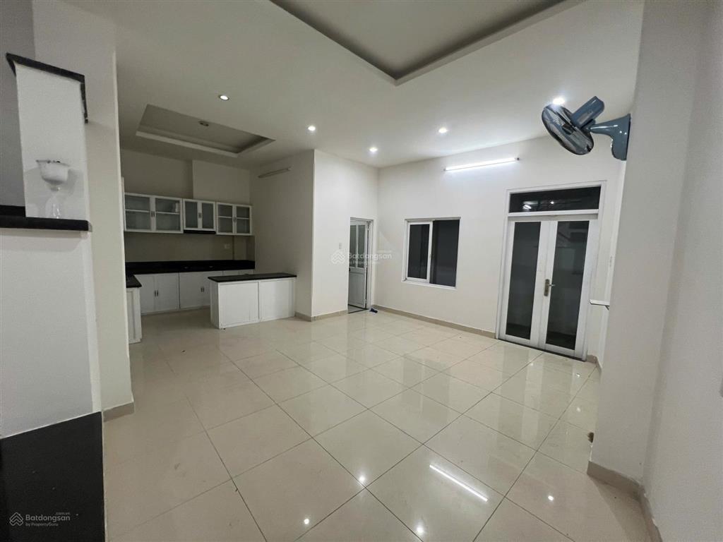 Mặt tiền lý thái tổ, p.10, q.10. dt 5x15 4l hđt 46tr/th 22.5 tỷ (tl)